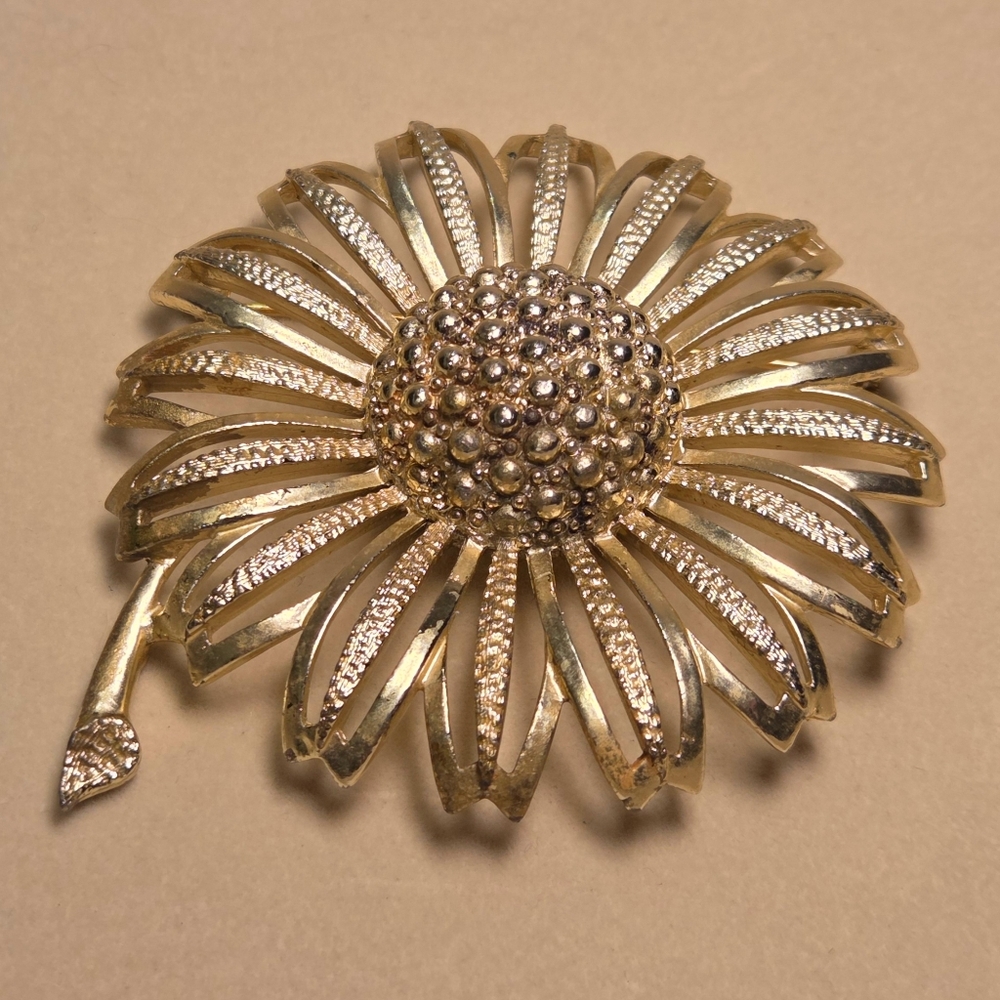 Vintage Sarah Coventry Flower Brooch